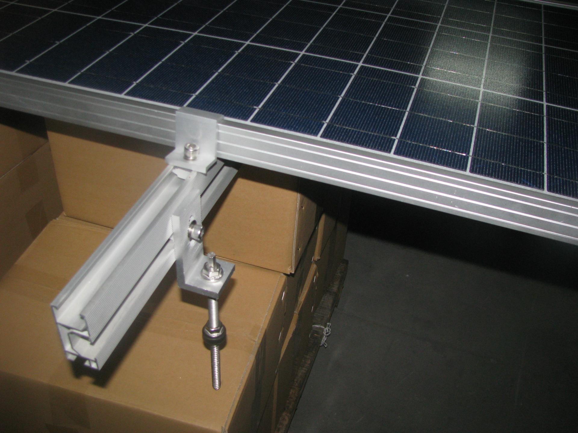 Zacisk szynowy Solar 2.jpg